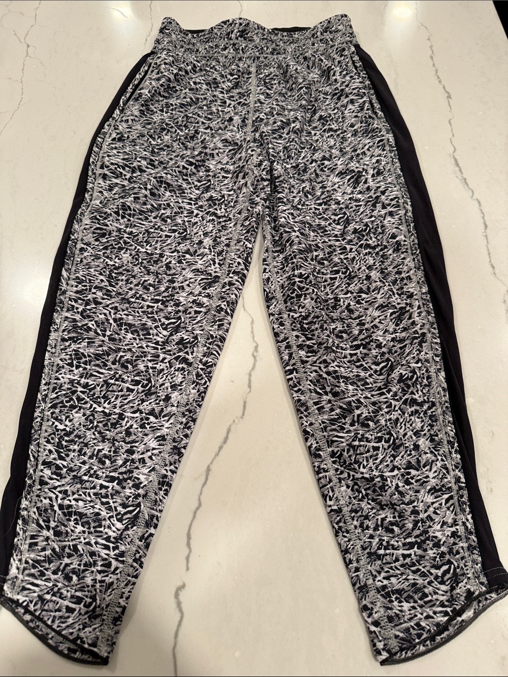 Lululemon Women’s For Love Crops size 2